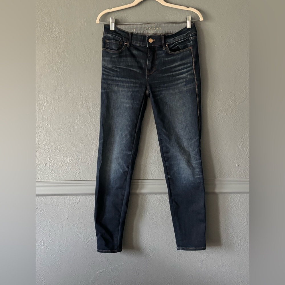 White House Black Market Mid-Rise Skinny Ankle Jeans Metal Detail Size 2